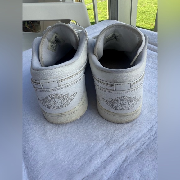 Nike Air Jordan 1 Low Triple White Tumbled Leather 553558-130 Men's 11 Comfy - Picture 14 of 16